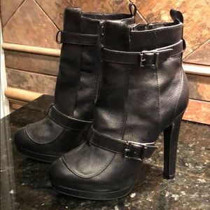 💥Vera Wang black heel booties🔥